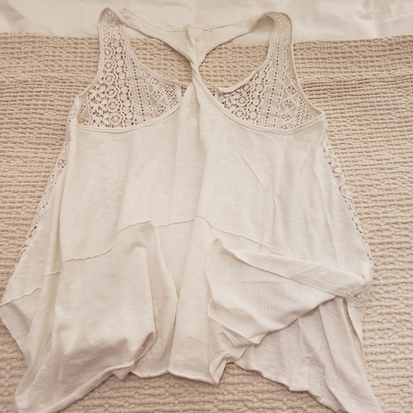 Lot of 3 Beachy Tank Tops - Picture 4 of 14